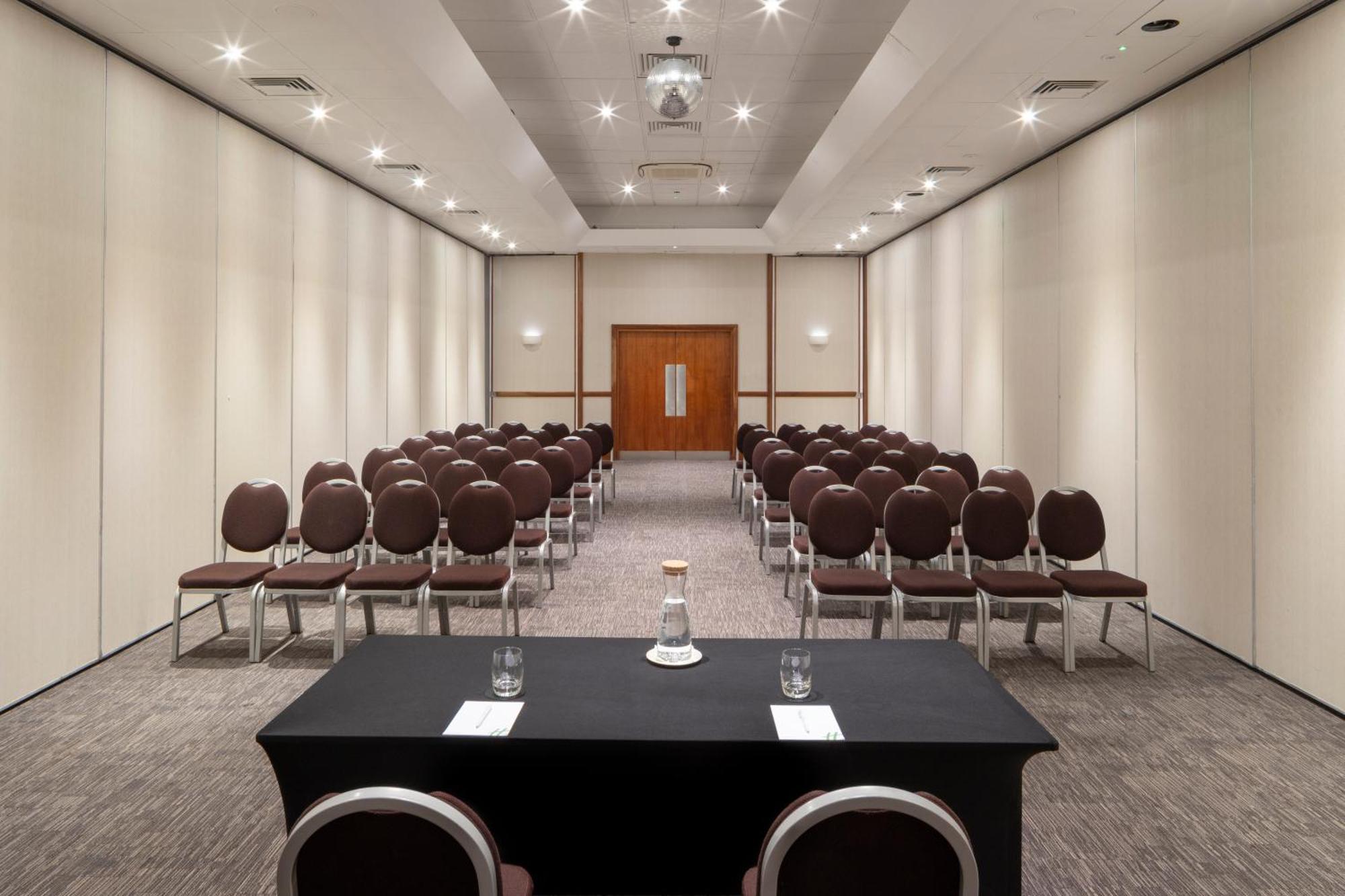 Holiday Inn Leicester City By Ihg Экстерьер фото