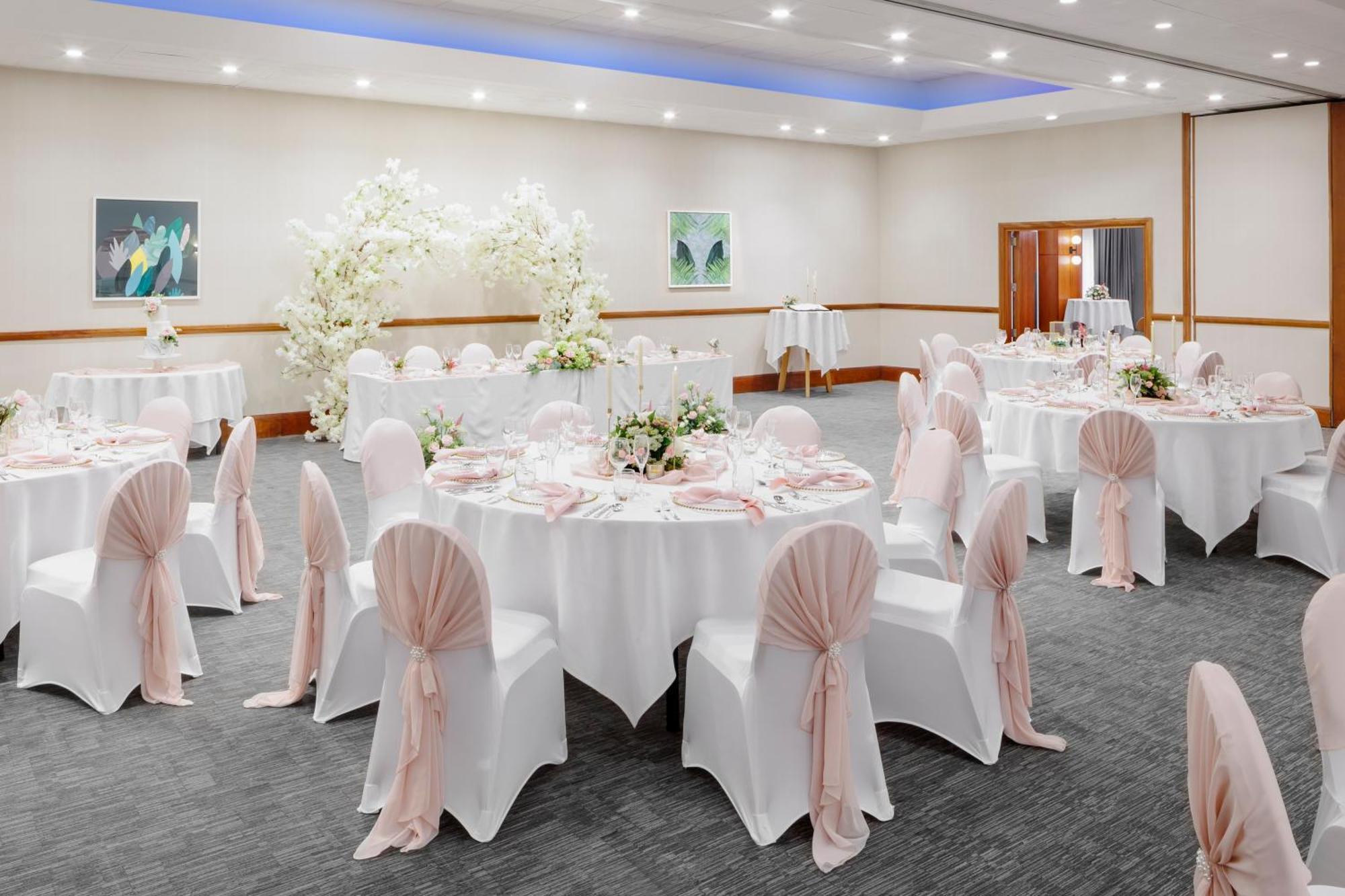 Holiday Inn Leicester City By Ihg Экстерьер фото